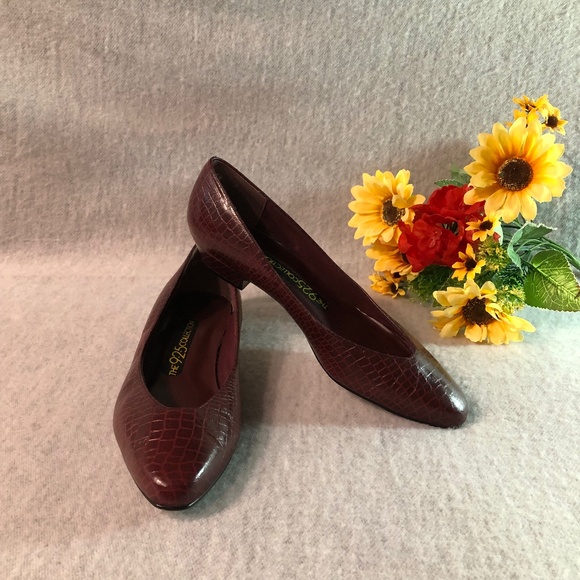 The 925 Collection Shoes - Burgundy ‘Crocodile’ Low-Heel Pumps